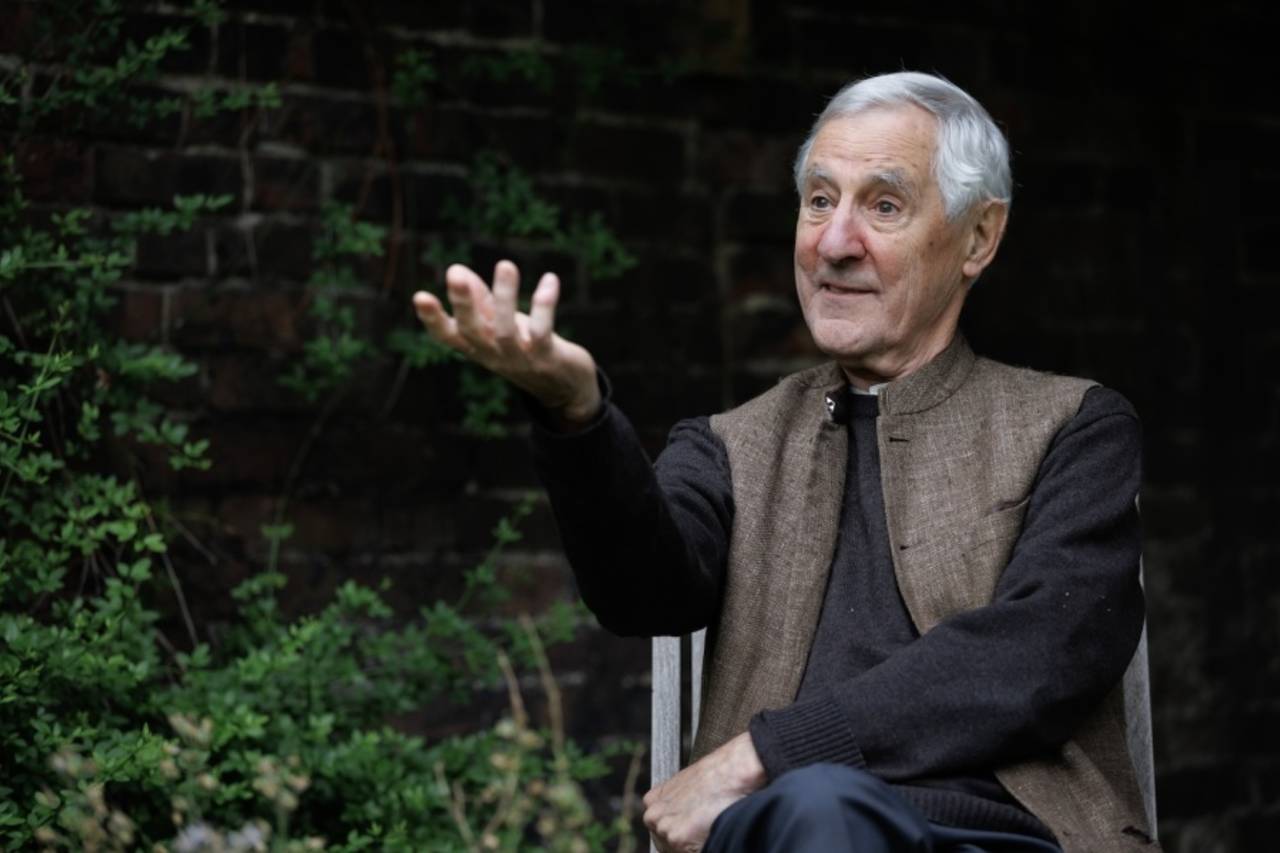 Mike Brearley gestures during a photo session, London, May 19, 2023
