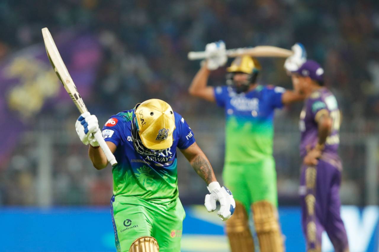 Karn Sharma reacts to falling, caught and bowled off Starc, with three runs needed off two balls, Kolkata Knight Riders vs Royal Challengers Bengaluru, IPL 2024, Kolkata, April 21, 2024