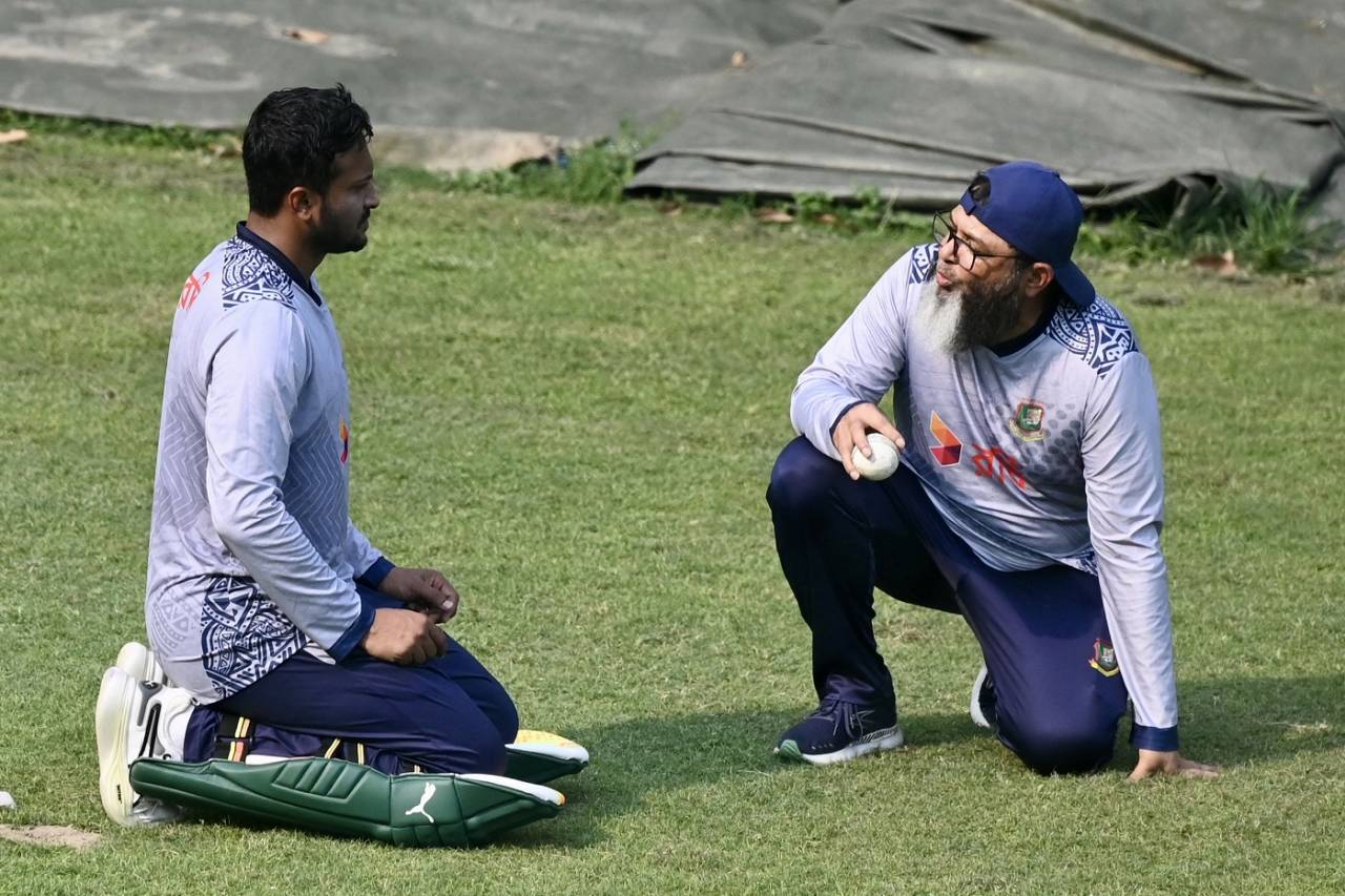 Shakib Al Hasan and Bangladesh's spin-bowling coach Mushtaq Ahmed have a chat, Mirpur, May 9, 2024