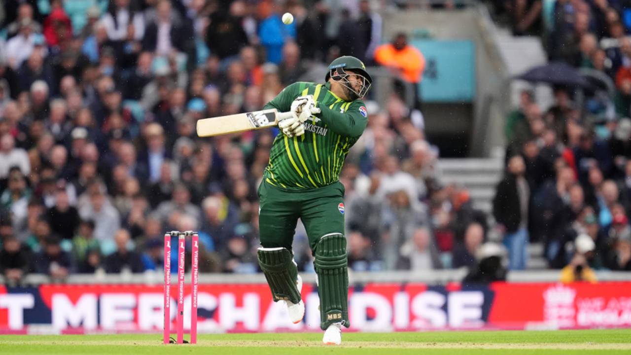 Azam Khan was bounced out by Mark Wood, England vs Pakistan, 4th T20I, The Oval, May 30, 2024
