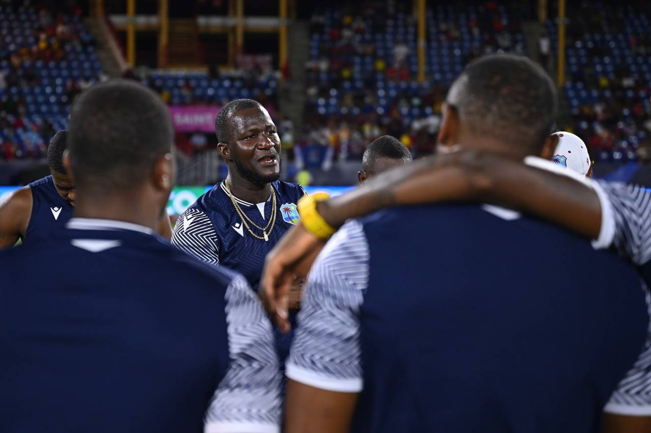 Daren Sammy leads the huddle chat, West Indies vs England, T20 World Cup 2024, Super Eight, Gros Islet, June 19, 2024