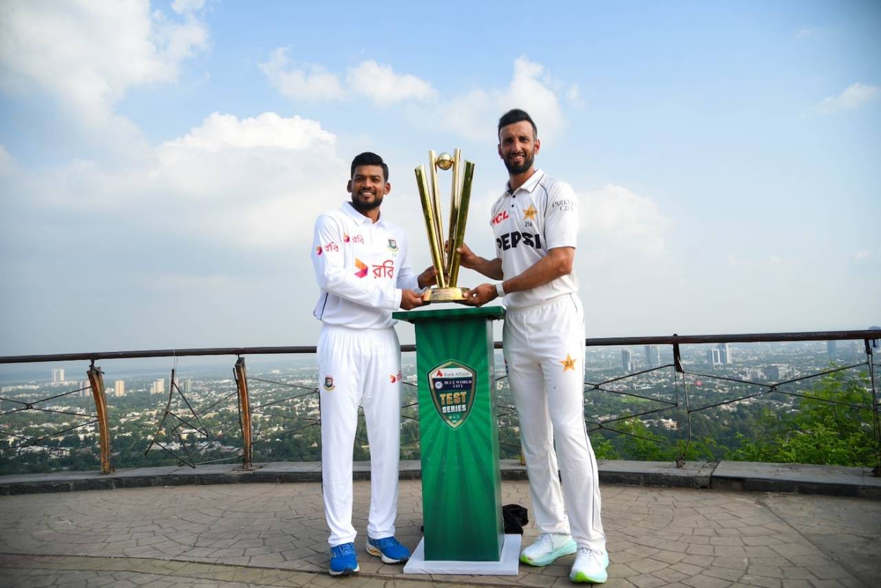 Nazmul Hossain Shanto and Shan Masood strike a pose with the series trophy at the hilltop garden of Daman-e-Koh, Pakistan vs Bangladesh, 1st Test, Rawalpindi, August 20, 2024