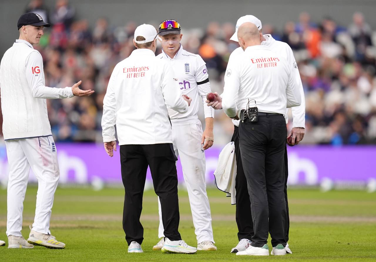 Ollie Pope discusses a ball change with the umpires, England vs Sri Lanka, 1st Test, Emirates Old Trafford, 3rd day, August 23, 2024