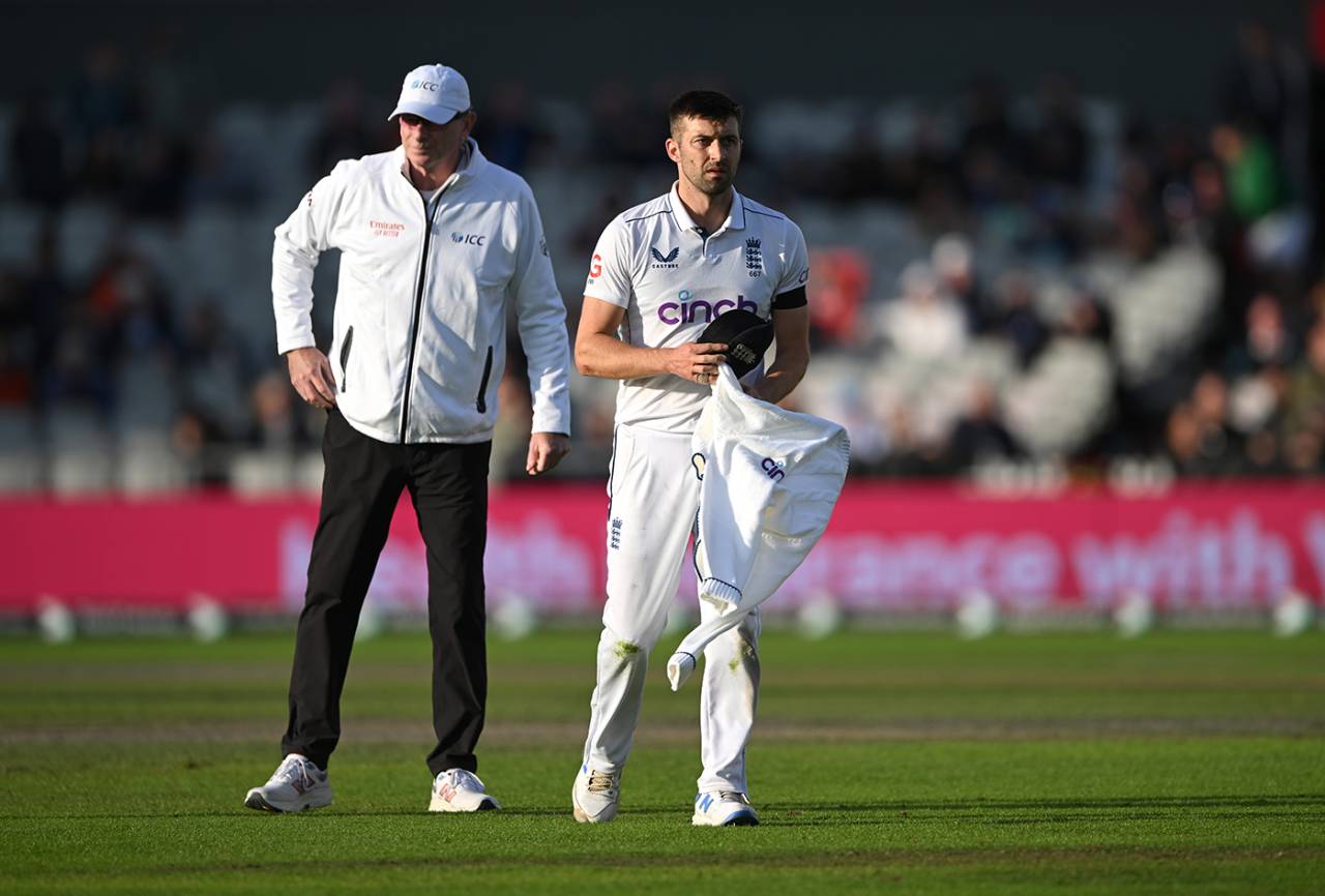 Mark Wood left the field with an injury, England vs Sri Lanka, 1st Test, Emirates Old Trafford, 3rd day, August 23, 2024