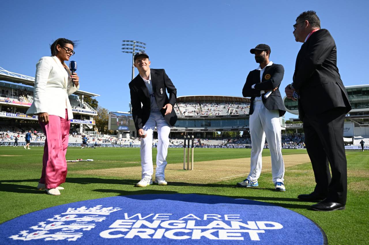 Ollie Pope tosses the coin as Dhananjaya de Silva chooses to bowl first, England vs Sri Lanka, 2nd Test, Lord's, 1st day, August 29, 2024