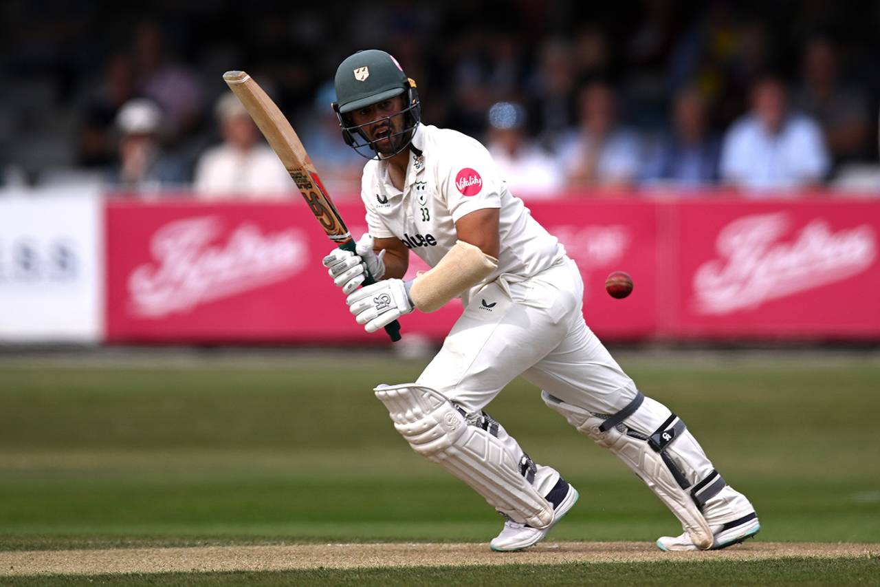 Brett D'Oliveira rebuilt for the visitors, Essex vs Worcestershire, County Championship, Chelmsford, August 29, 2024