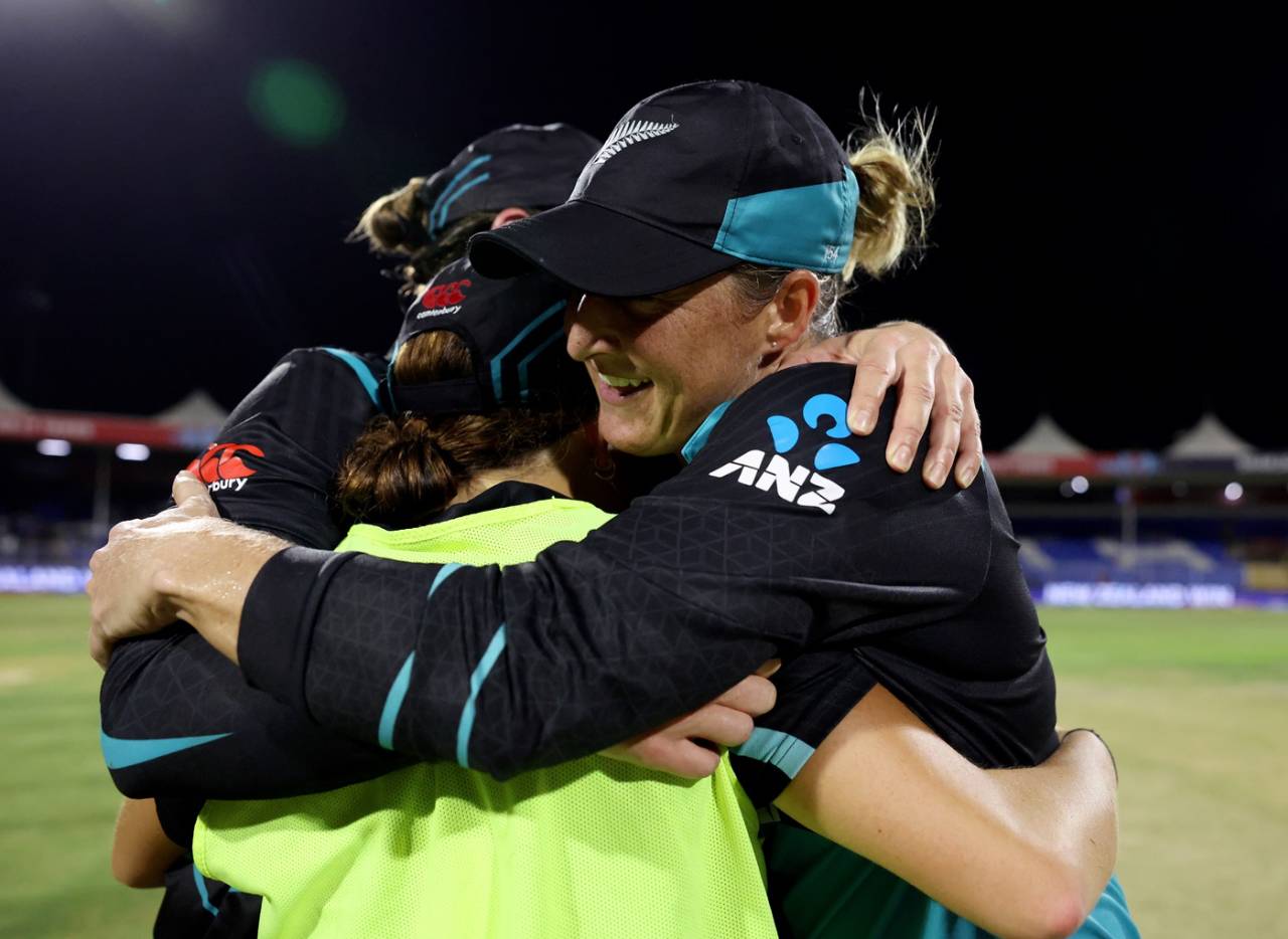 Sophie Devine and Suzie Bates get in on a group hug, New Zealand vs West Indies, Sharjah, Women's T20 World Cup, October 18, 2024