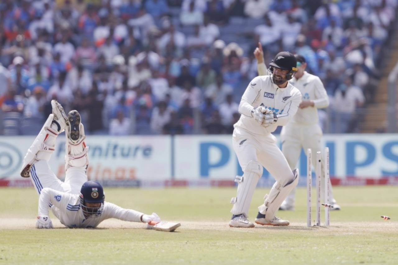 Rishabh Pant, attempting a non-existent single, was run out, India vs New Zealand, 2nd Test, Pune, 3rd day, October 26, 2024