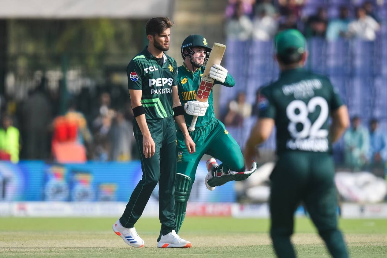 Shaheen Shah Afridi and Matthew Breetzke had a collision, Pakistan vs South Africa, ODI tri-series, Karachi, February 12, 2025