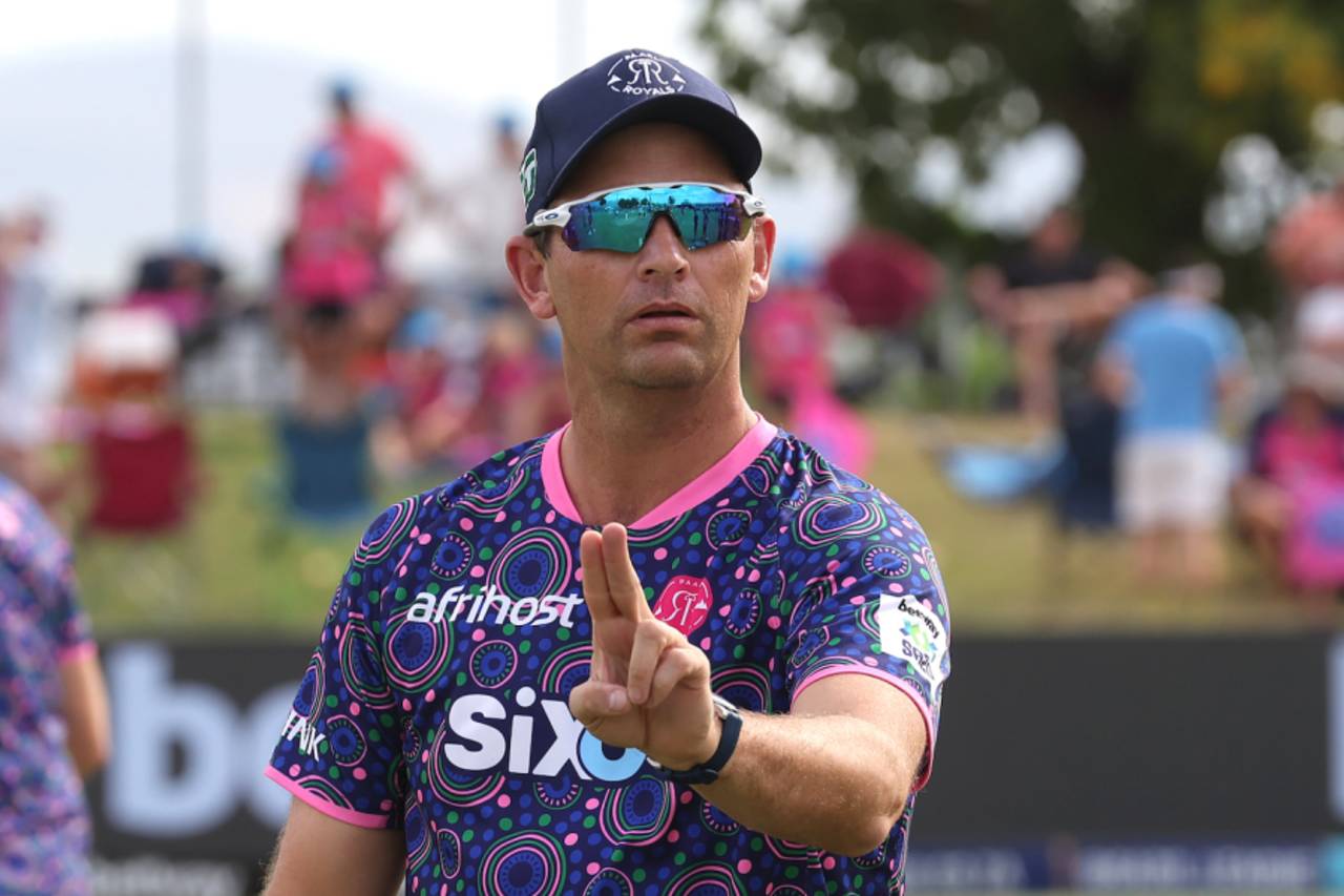 Paarl Royals coach Shane Bond before the match, Paarl Royals vs Durban's Super Giants, SA20 2025, Paarl, January 27, 2025