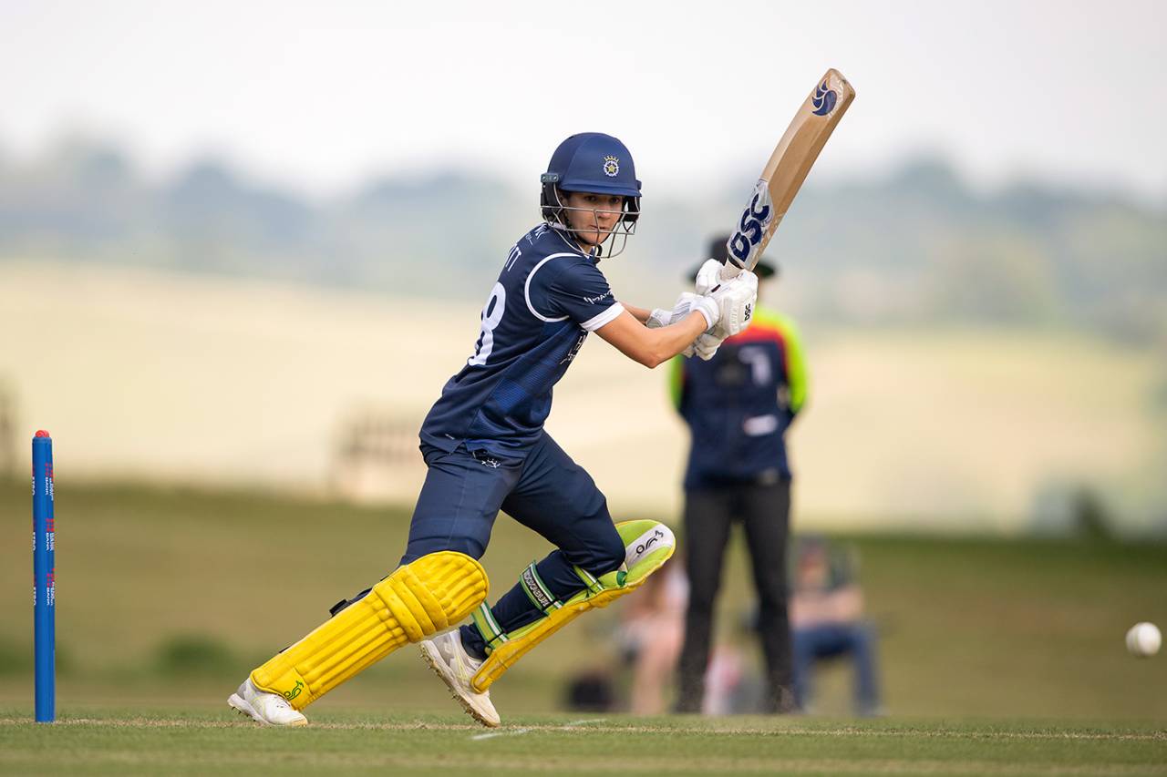 Charli Knott steered the Hampshire chase, Hampshire vs Warwickshire, Women's One-Day Cup, Arundel, May 19, 2025