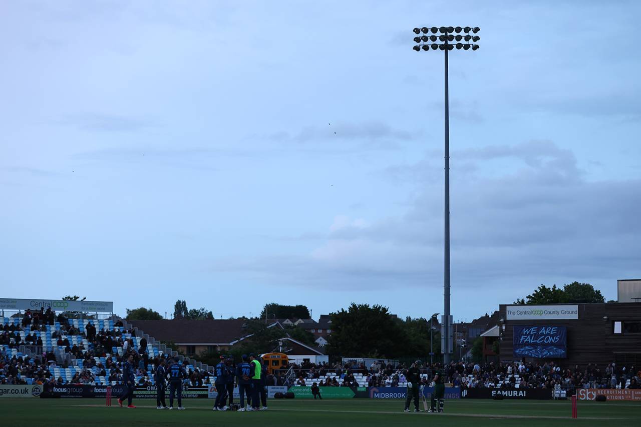 A floodlight failure curtailed proceedings in Derby, Derbyshire vs Nottinghamshire, Men's T20 Blast, Derby, June 6, 2025