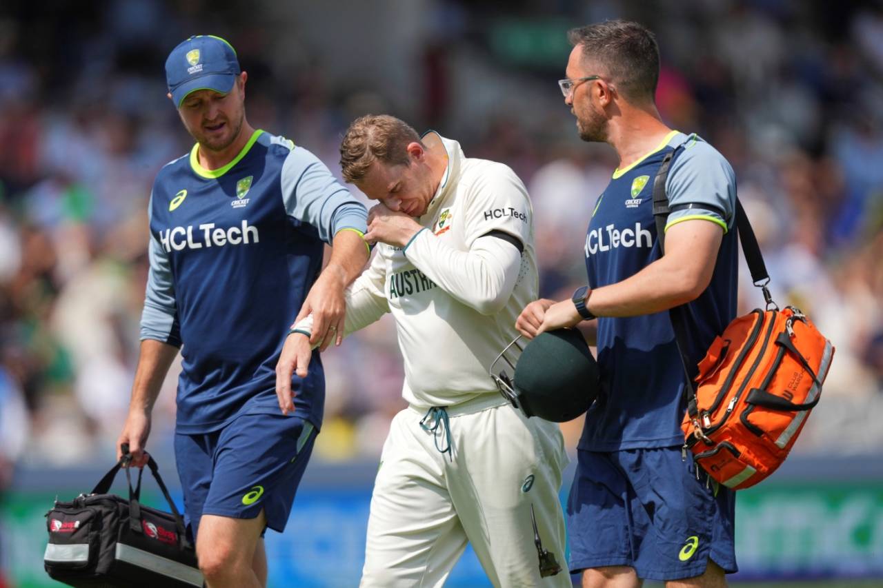 Steven Smith went off the field with an injury sustained while attempting to take a catch in the slips, Australia vs South Africa, World Test Championship final, 3rd day, Lord's, June 13, 2025