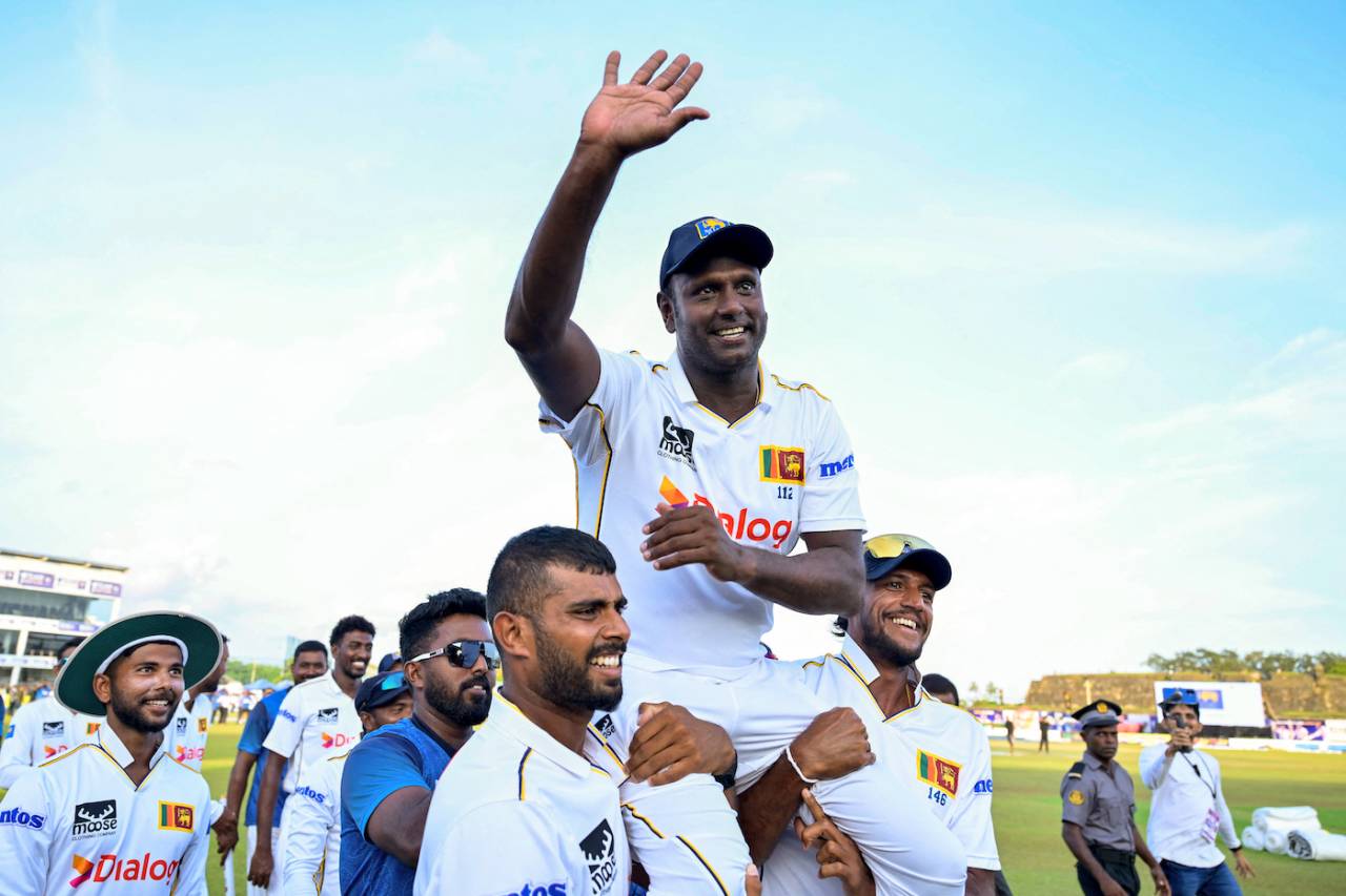 Angelo Mathews gets carried by his team-mates as he signs off from Test cricket, Sri Lanka vs Bangladesh, 1st Test, Galle, 5th day, June 21, 2025