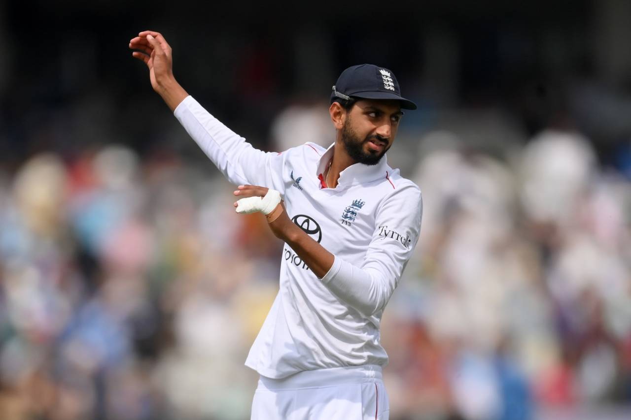 Shoaib Bashir bowled with a heavily strapped left hand, England vs India, 3rd Test, Lord's, fifth day, July 14, 2025