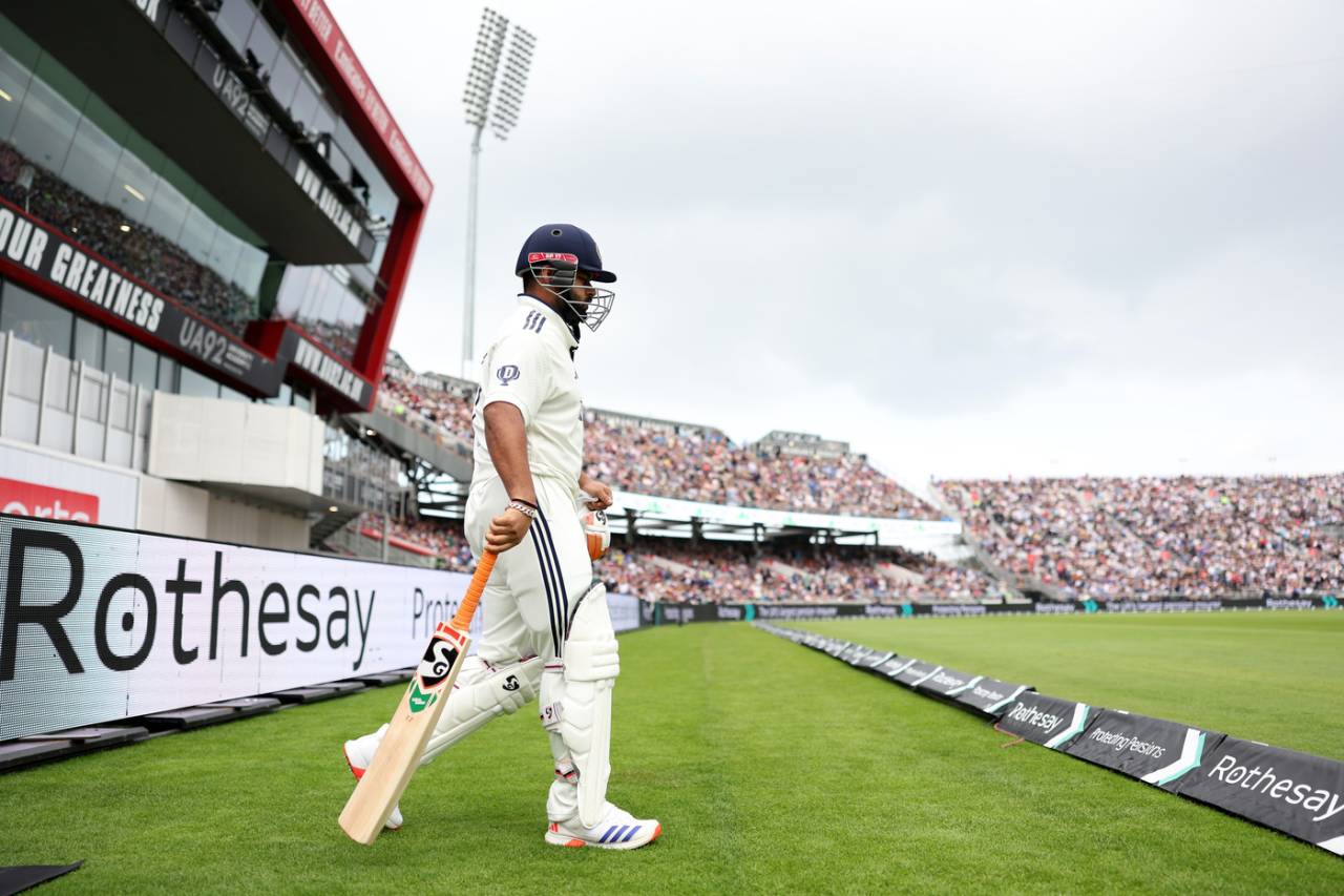 Rishabh Pant walks out to bat despite his injured foot, 4th Test, 2nd Day, Manchester, July 24, 2025