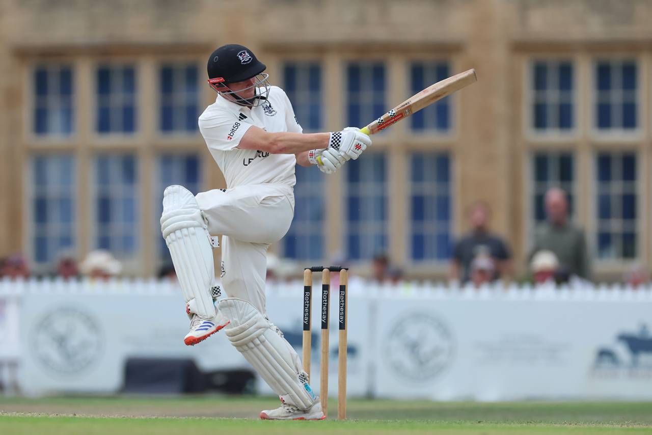 Joe Phillips pulls during his 64, Gloucestershire vs Lancashire, County Championship, Cheltenham, July 23, 2025