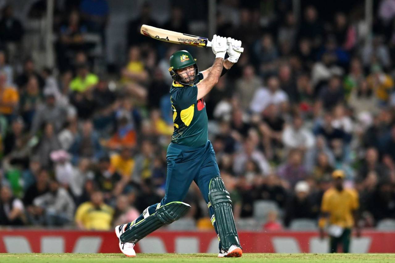 Glenn Maxwell drives over cover, Australia vs South Africa, 3rd T20I, Cairns, August 16, 2025
