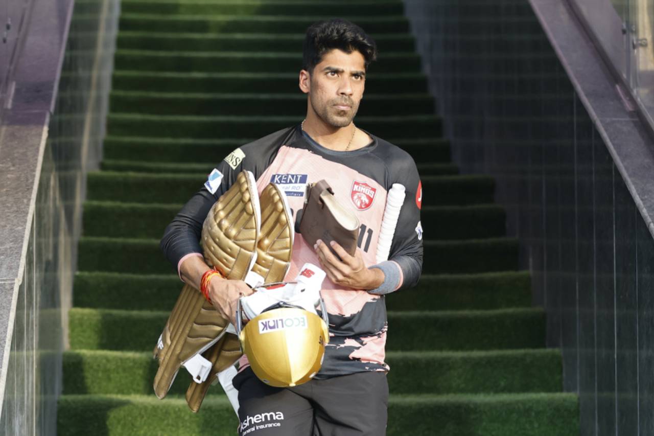 Shashank Singh walks out to warm up, Punjab Kings vs Royal Challengers Bengaluru, IPL 2025, Qualifier 1, New Chandigarh, May 29, 2025