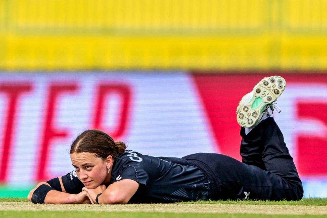 Eden Carson reacts after a fielding effort, Sri Lanka vs New Zealand, Women's ODI World Cup, Colombo, October 15, 2025