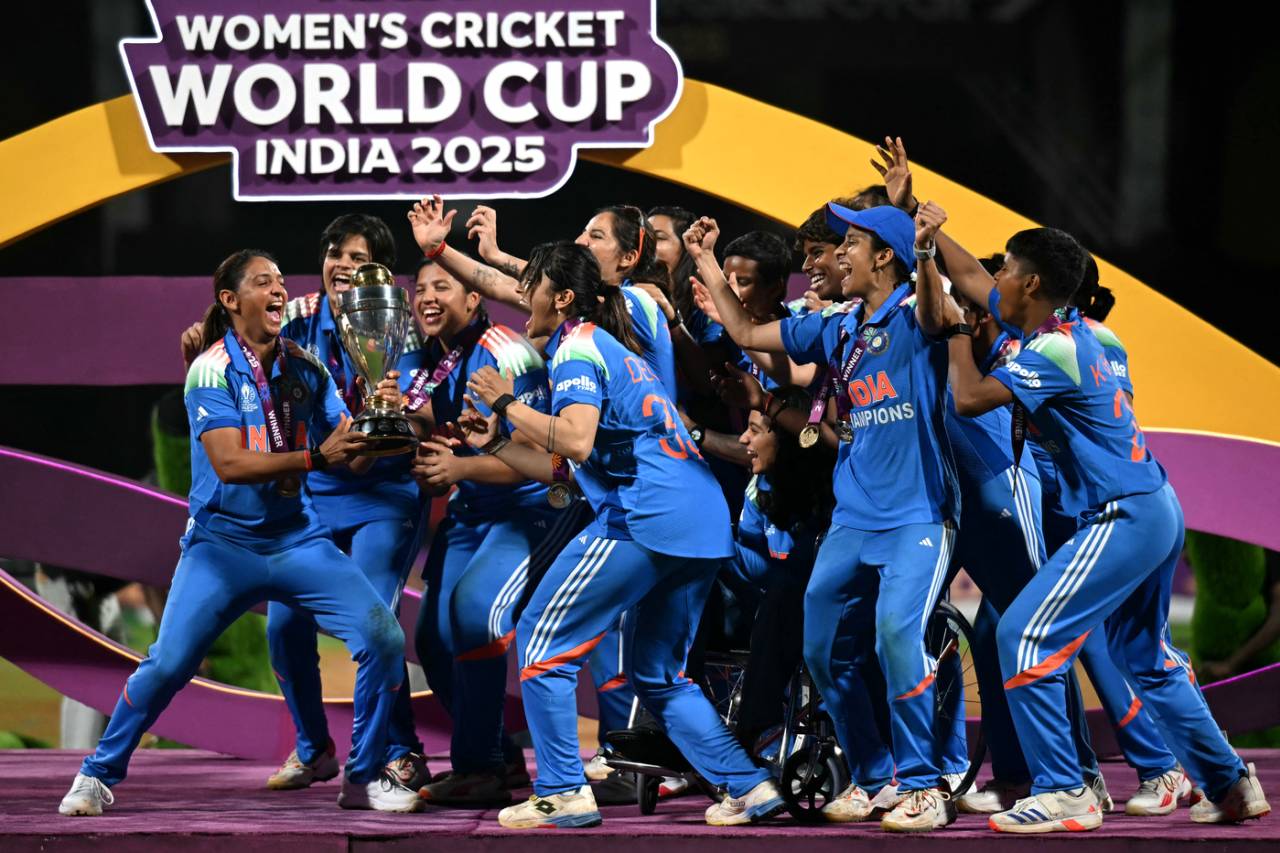 The India team lifts the World Cup trophy, India vs South Africa, Women's World Cup final, Navi Mumbai, November 2, 2025
