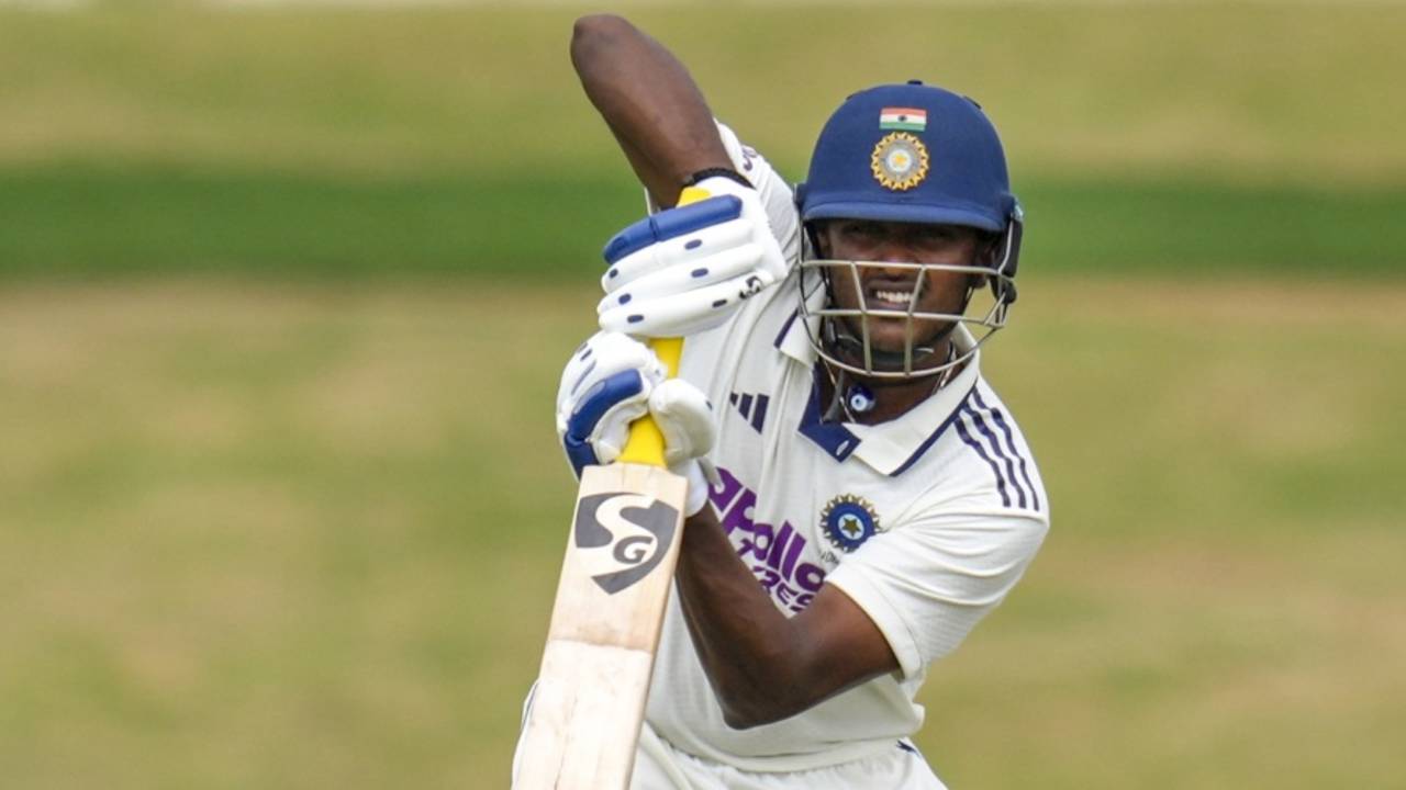 B Sai Sudharsan punches with a high elbow, India A vs South Africa A, 2nd unofficial Test, 1st day, CoE 1, November 6, 2025