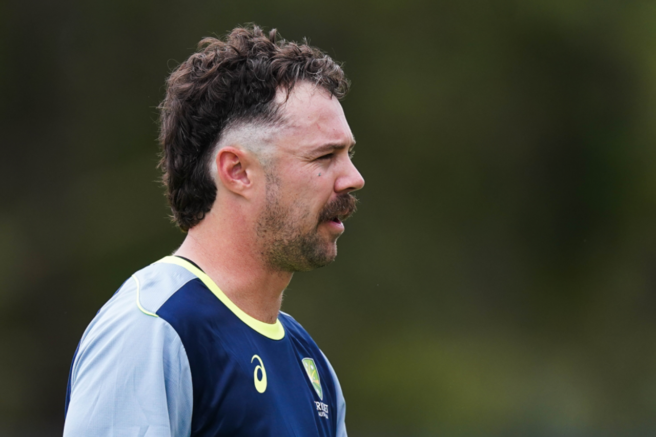 Travis Head sporting a new haircut, Perth Stadium, November 19, 2025
