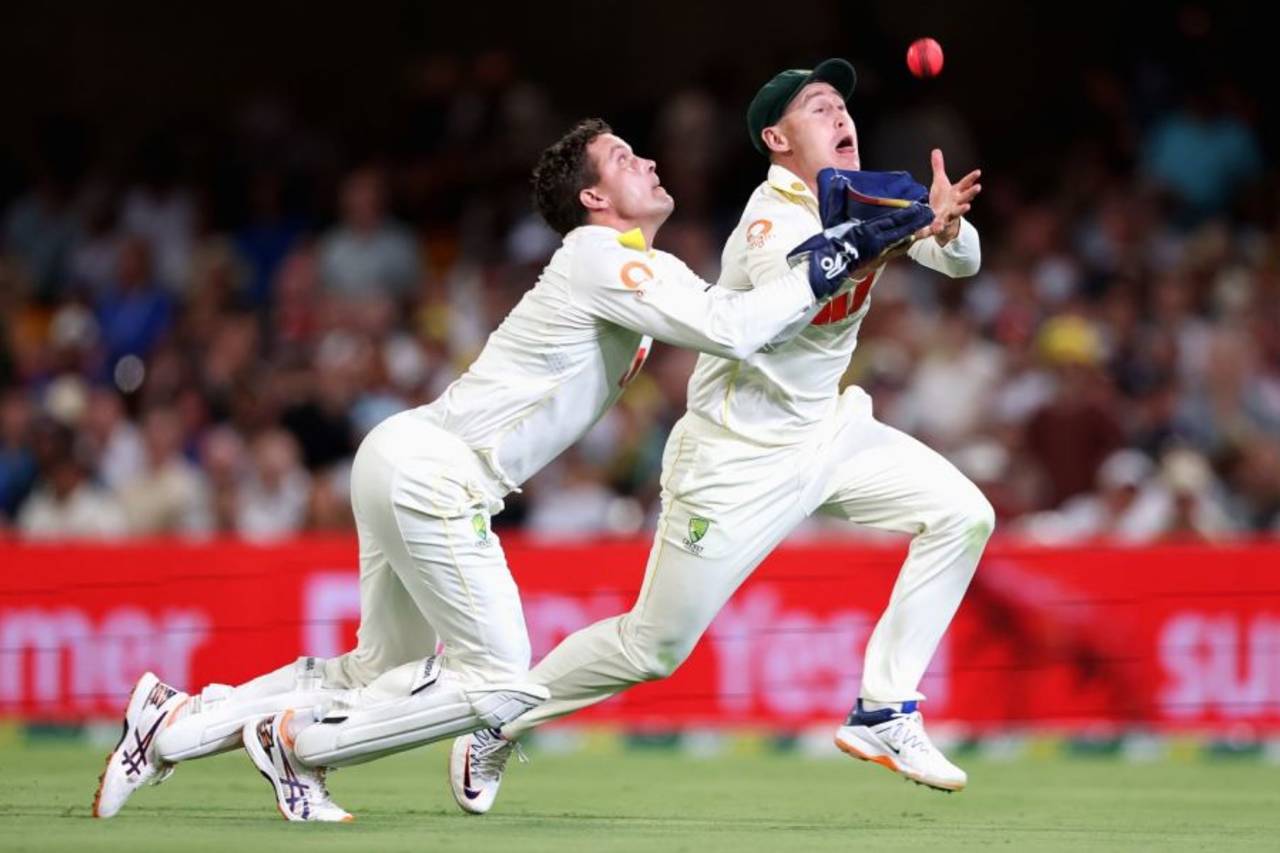 Alex Carey completes a catch as he collides with Marnus Labsuchagne, Australia vs England, 2nd Test, Brisbane, December 4, 2025