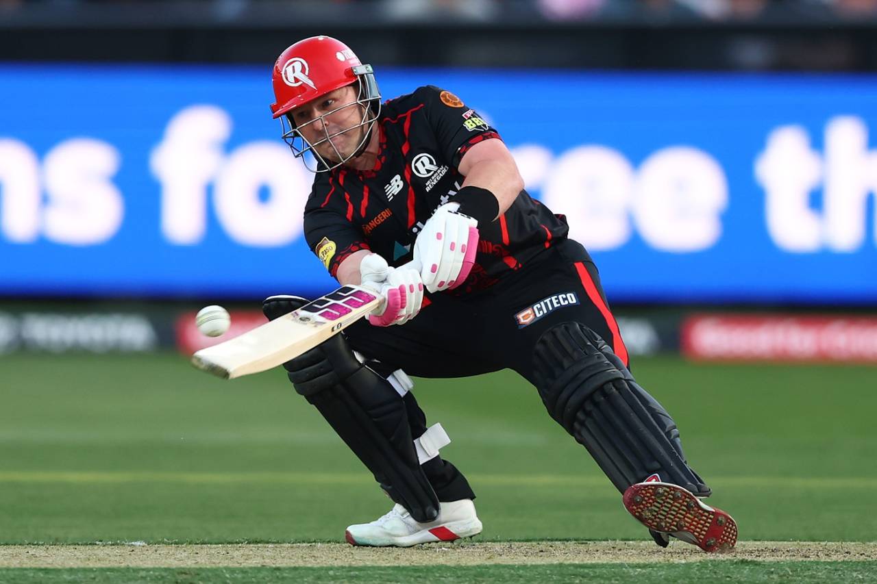 Tim Seifert scoops on his way to a hundred, Melbourne Renegades vs Brisbane Heat, Geelong, BBL, December 15, 2025
