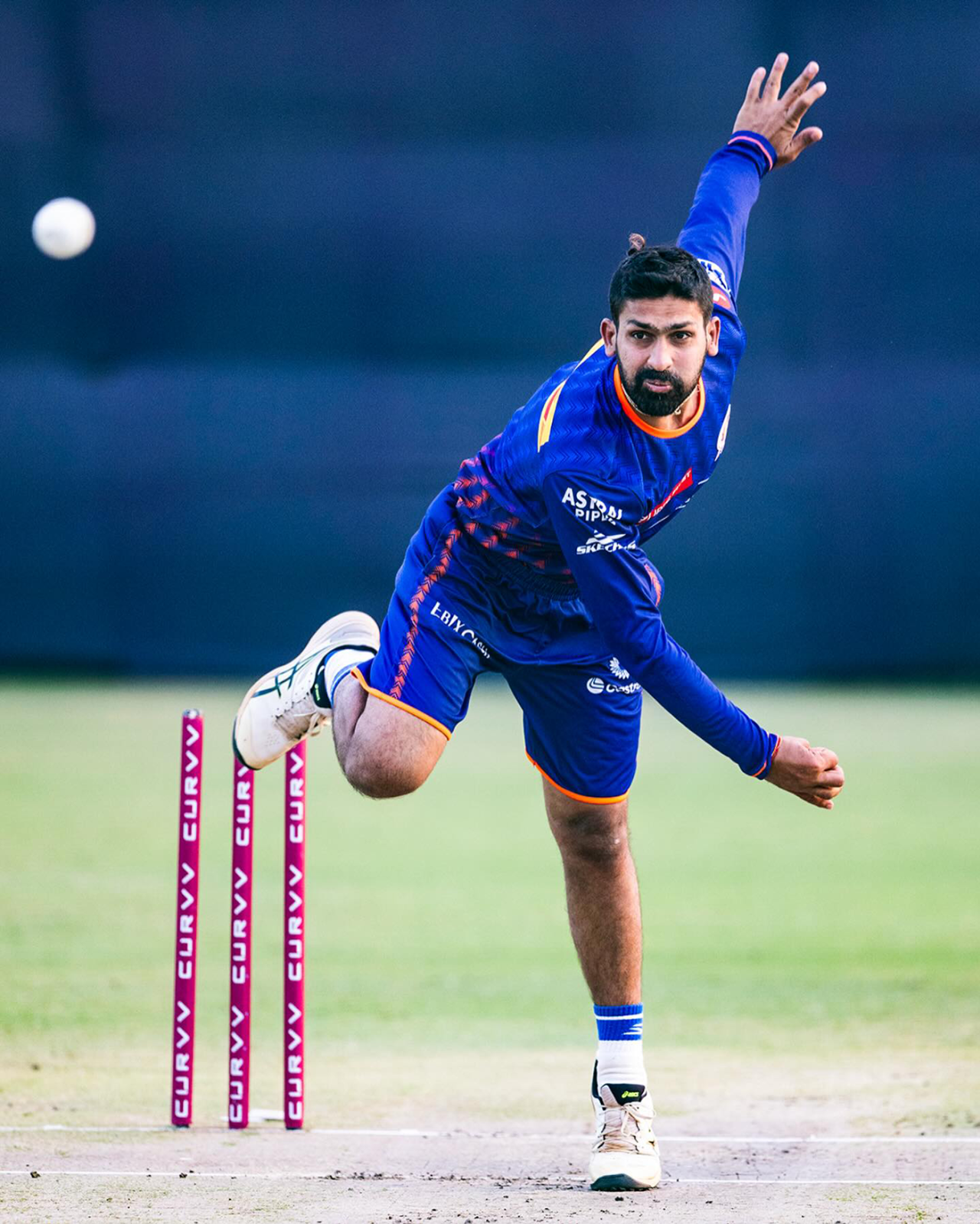 Raghu Sharma bowls in the nets for Mumbai Indians