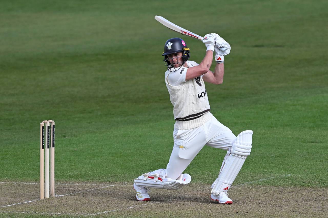 Tom Lawes starred in a counterattacking stand, Warwickshire vs Surrey, County Championship, Division One, Edgbaston, April 3, 2026
