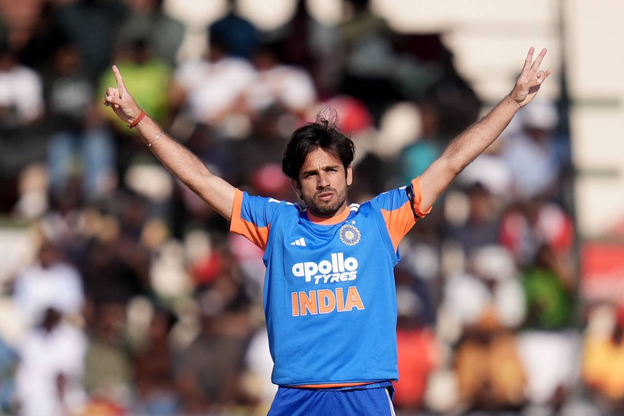Ravi Bishnoi celebrates Dion Myers' wicket, Zimbabwe vs India, 2nd T20I, Harare, July 25, 2026