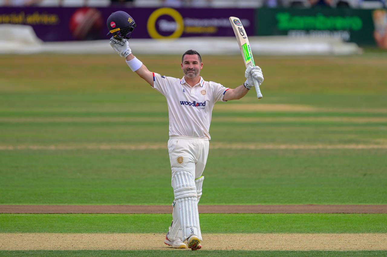 Dean Elgar celebrates reaching his hundred, Essex vs Surrey, County Championship, Division One, Chelmsford, August 28, 2026