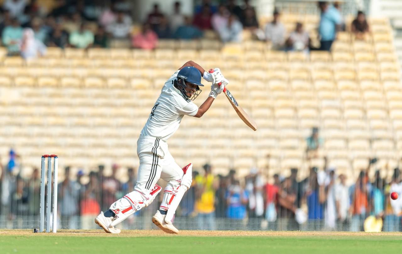 Kumar Kushagra punches the ball away, East Zone vs South Zone, Duleep Trophy final, 5th, Chennai, September 10, 2026