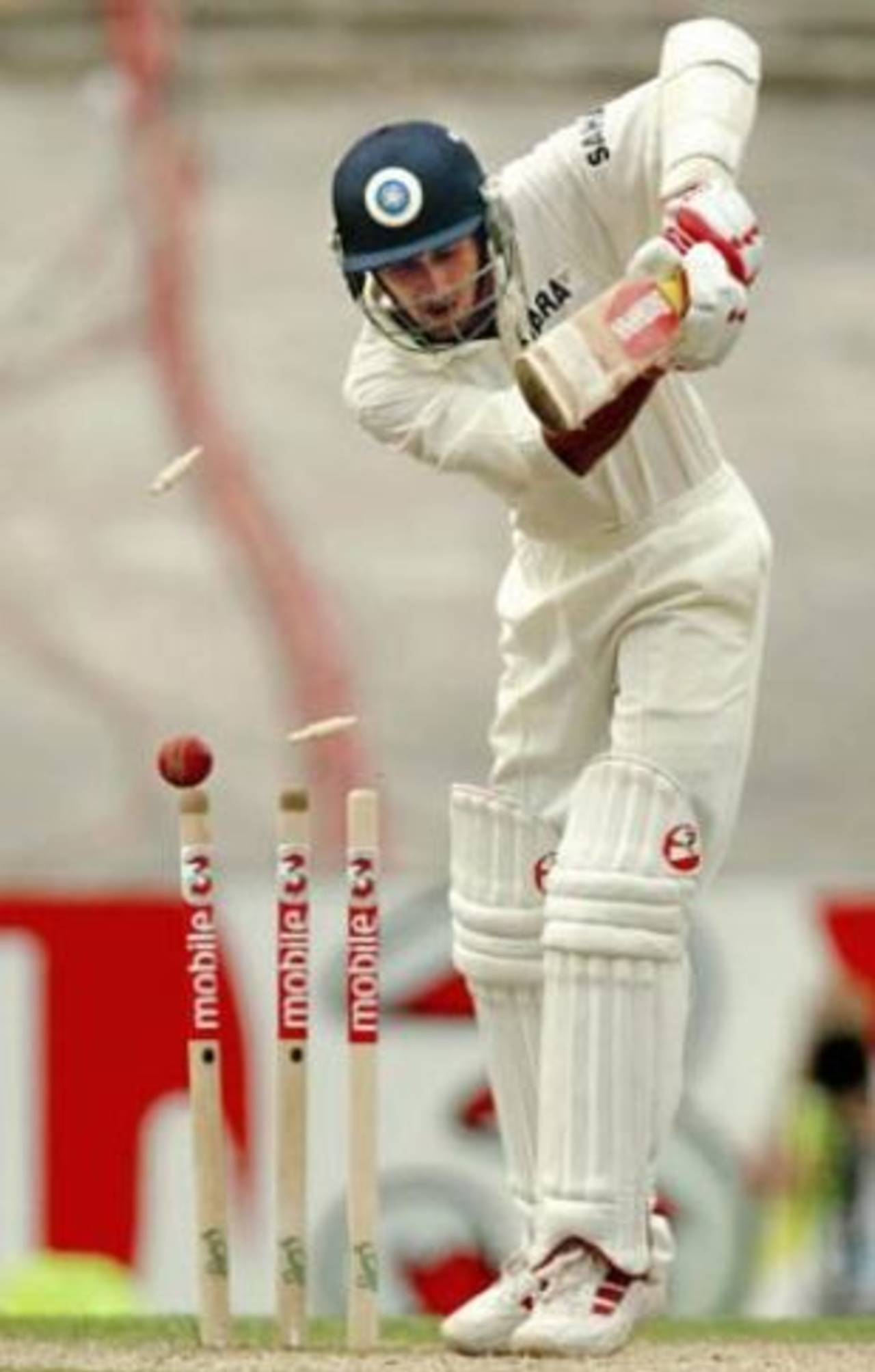 Ajit Agarkar discovered his Australian batting form of old, Australia v India, 3rd Test, Melbourne, 4th day, December 29, 2003