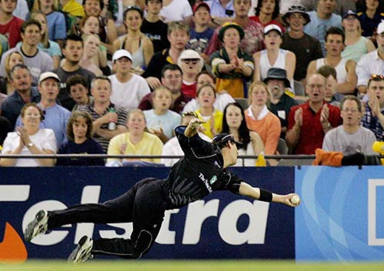 Mathew Sinclair pulled off a sensational catch to dismiss Matthew Hayden at Melbourne, Australia v New Zealand, 1st ODI, Melbourne, December 5, 2004