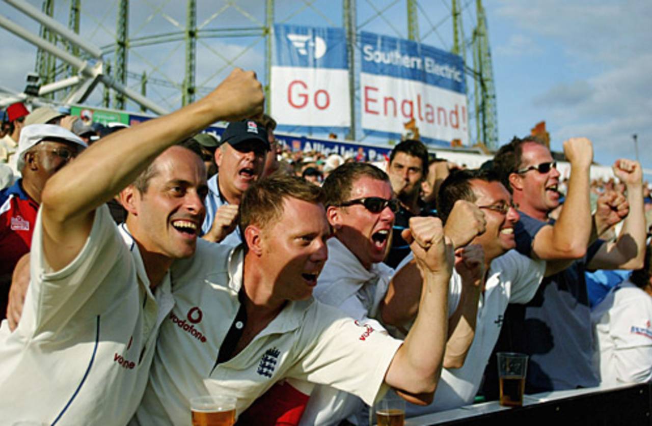 Noisy English fans can't hide their delight as England win the series and regain the Ashes, England v Australia, The Oval, September 12, 2005