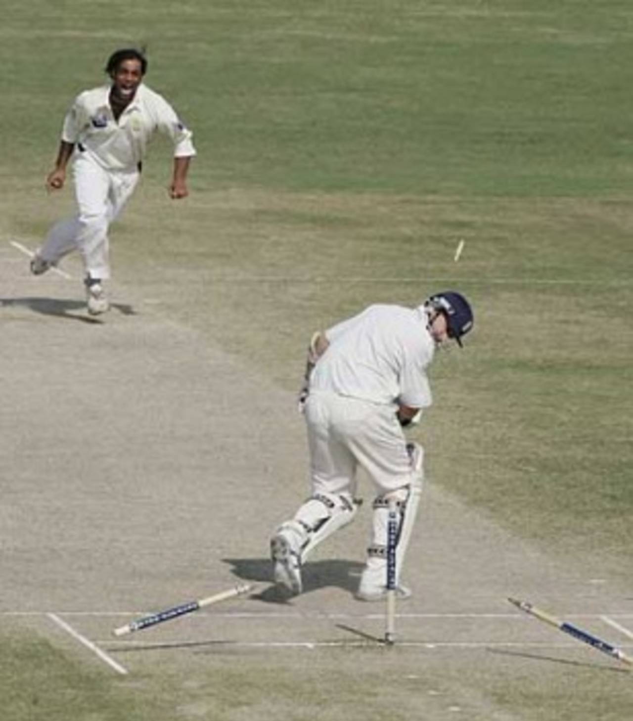 Shoaib Akhtar's yorker is too good for Ashley Giles, Pakistan v England, 1st Test, Multan, November 16, 2005