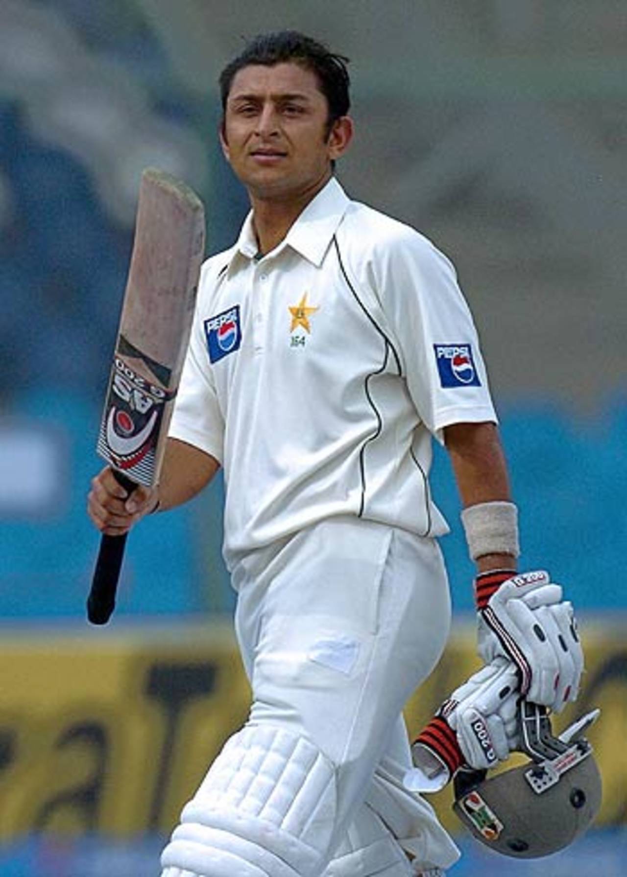Faisal Iqbal's maiden Test hundred helped Pakistan to 599 for 7, Pakistan v India, 4th Test, 3rd day, Karachi, February 1,2006