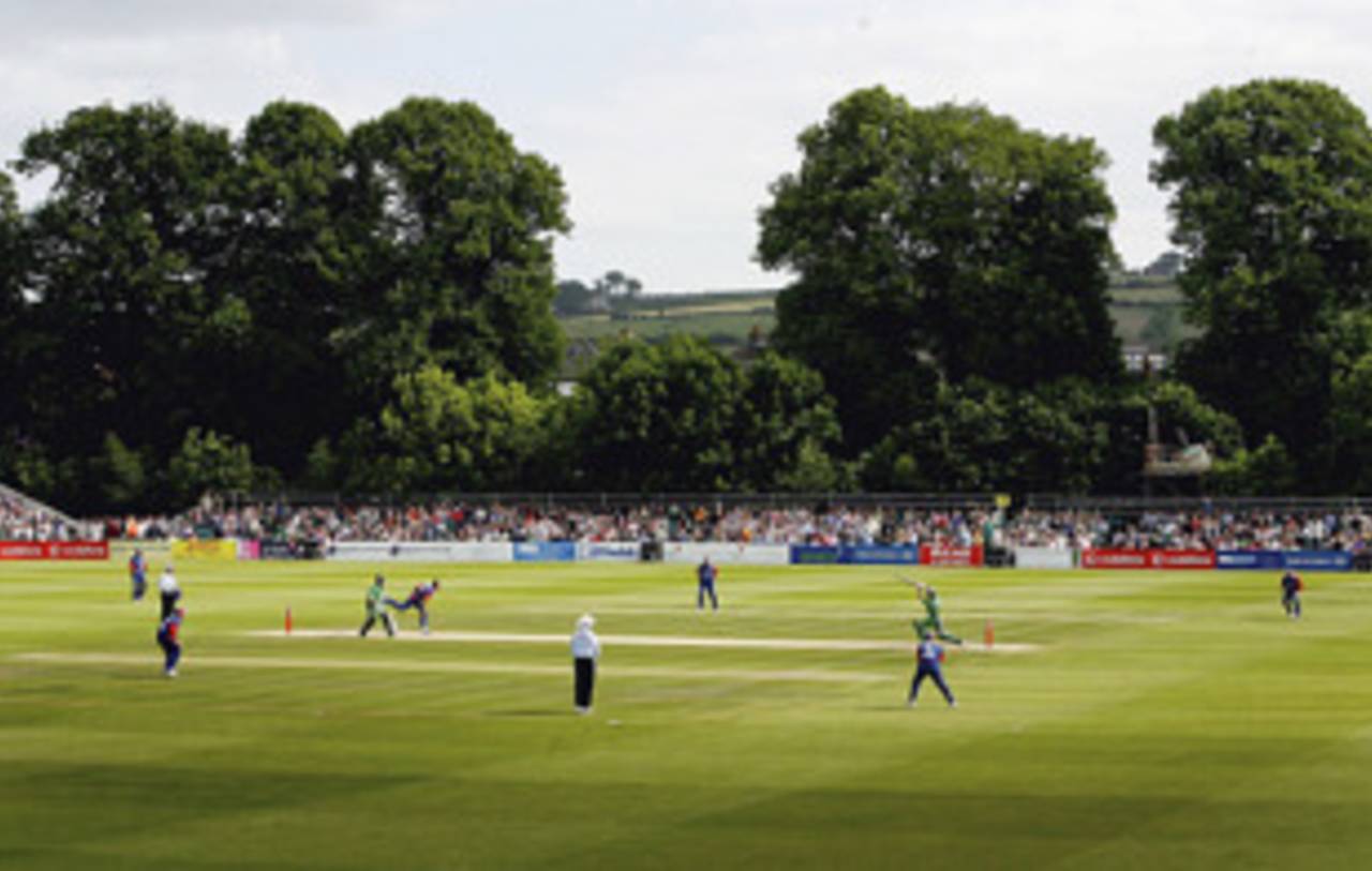 Stormont in Belfast could become a Test venue if Pakistan and Australia come to visit in 2010&nbsp;&nbsp;&bull;&nbsp;&nbsp;Getty Images