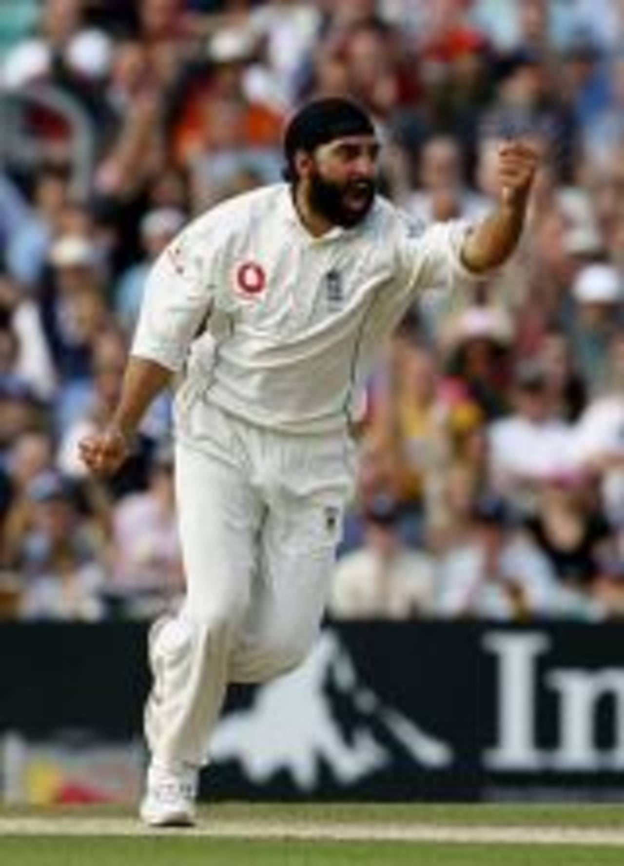 Monty Panesar celebrates his only wicket, trapping Umar Gul lbw, England v Pakistan, 4th Test, The Oval, August 19, 2006