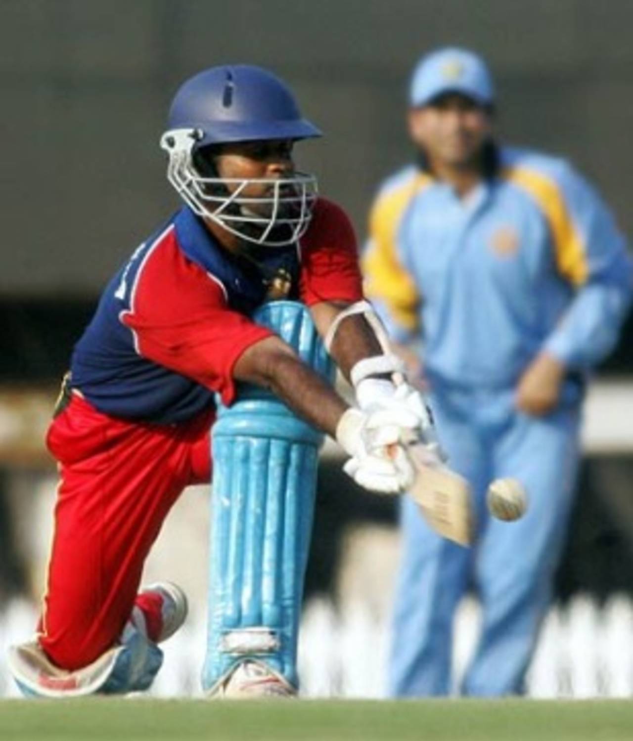 Venugopal Rao uses the broom, India Blue v India Red, 1st match, Challenger Series, October 1, 2006