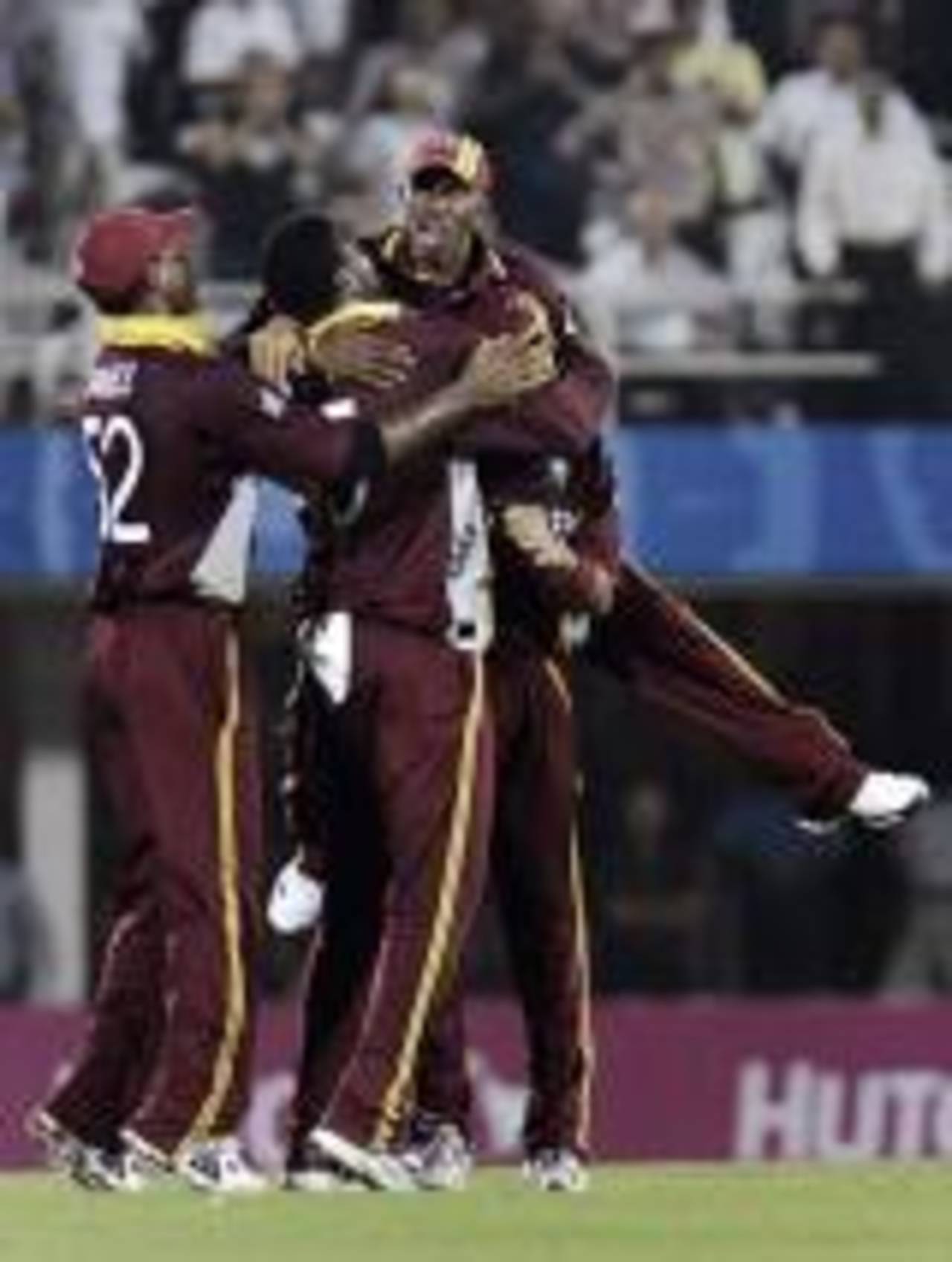 West Indies celebrate their win over Australia, Australia v West Indies, 4th match, Mumbai, October 18, 2006
