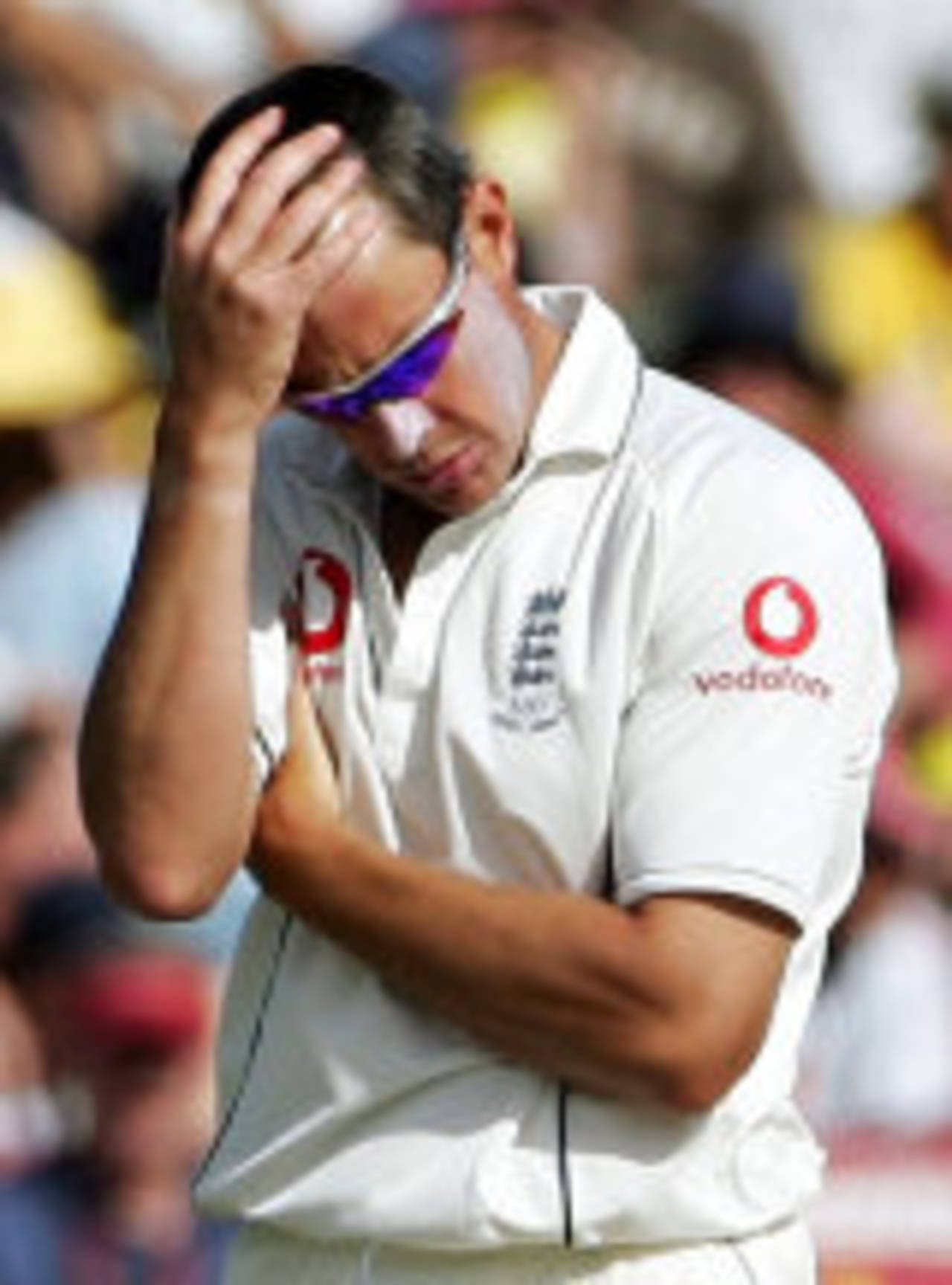 A bad day at the office for Ashley Giles- 0 for 45 and an oh-so-vital dropped catch, Australia v England, 2nd Test, Adelaide, December 3, 2006