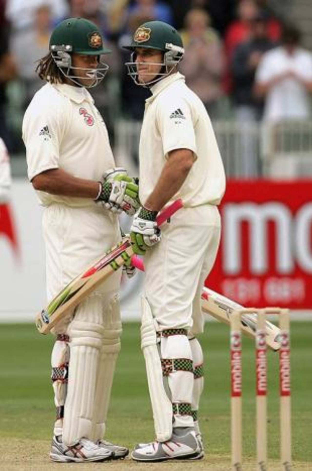 Andrew Symonds congratulates Matthew Hayden on reaching his century, Australia v England, 4th Test, Melbourne, December 27, 2006