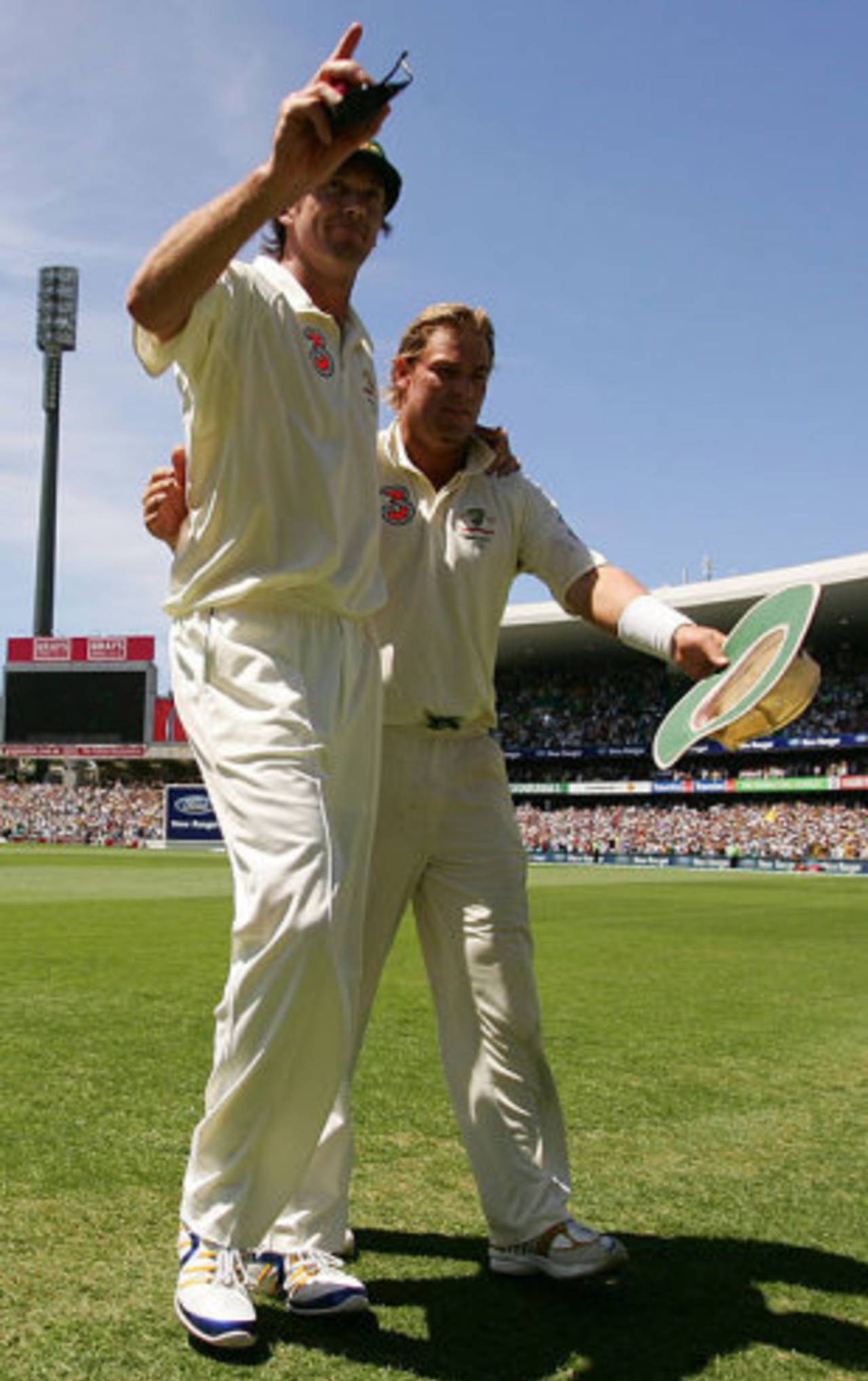 Glenn McGrath and Shane Warne walk off together for the final time, Australia v England, 5th Test, Sydney, January 5, 2007