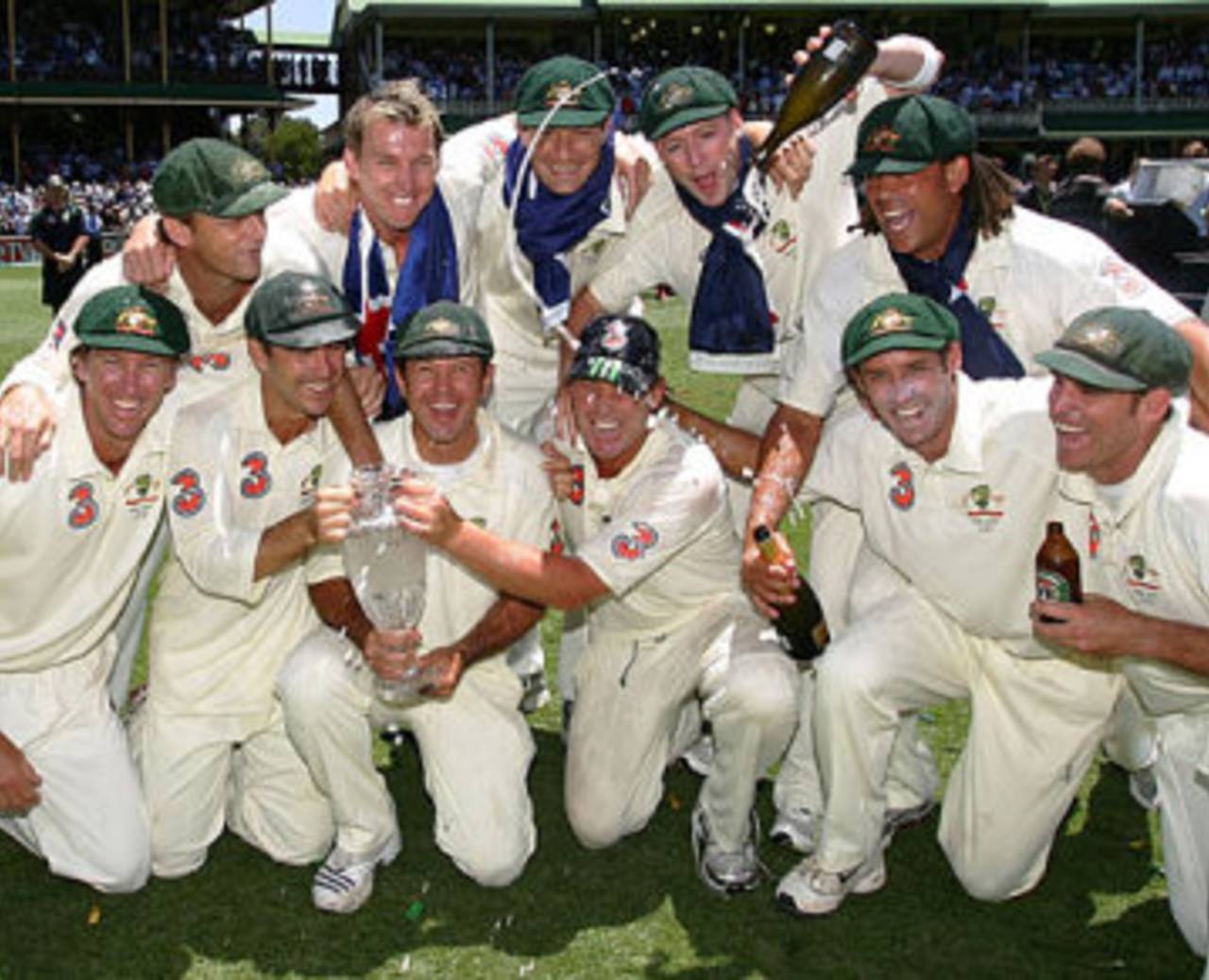 Australia celebrate regaining the Ashes, Australia v England, 5th Test, Sydney, January 5, 2007