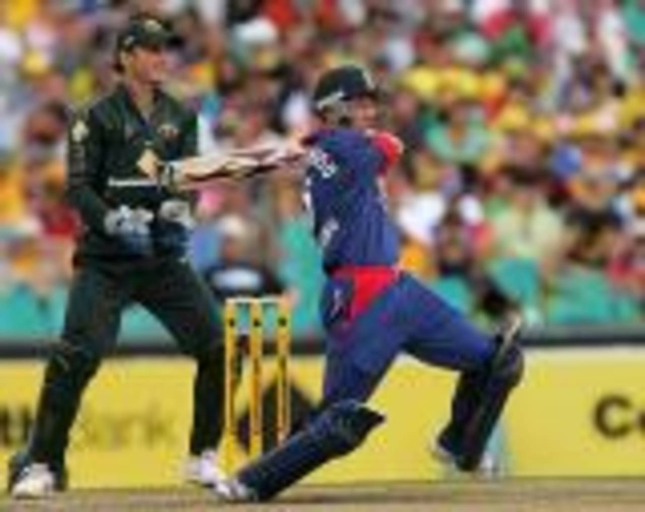 Paul Collingwood pulls in front of square, Australia v England, CB Series, 2nd final, Sydney, February 11, 2007