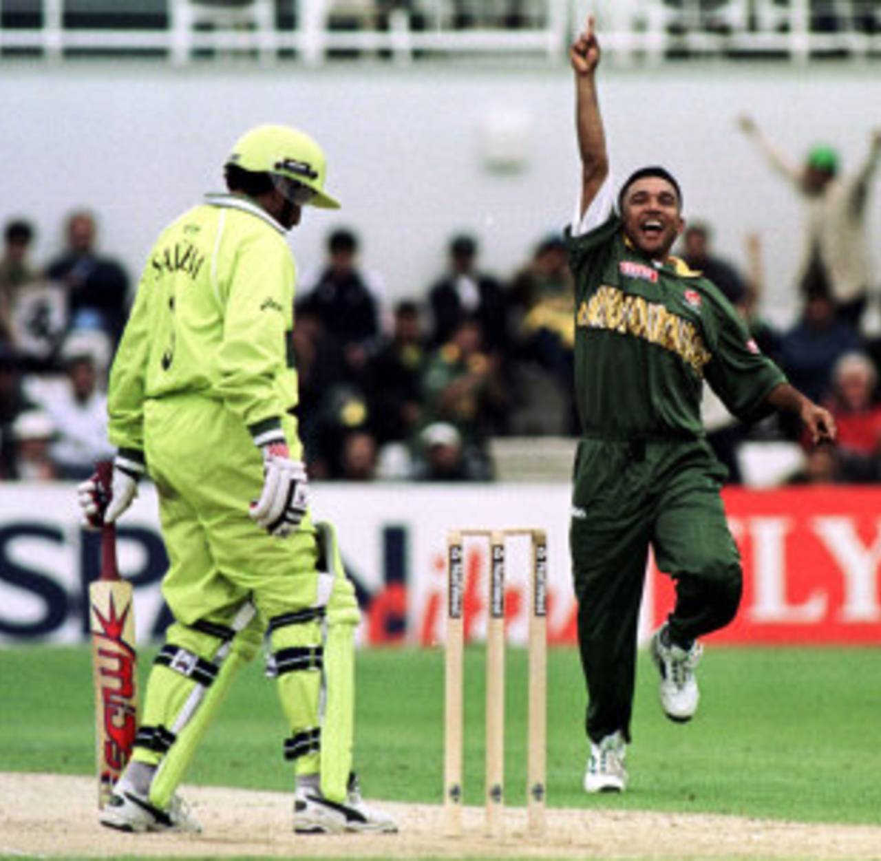 Khaled Mahmud: starred in Bangladesh's historic World Cup win over Pakistan&nbsp;&nbsp;&bull;&nbsp;&nbsp;martin hayhow/Getty Images