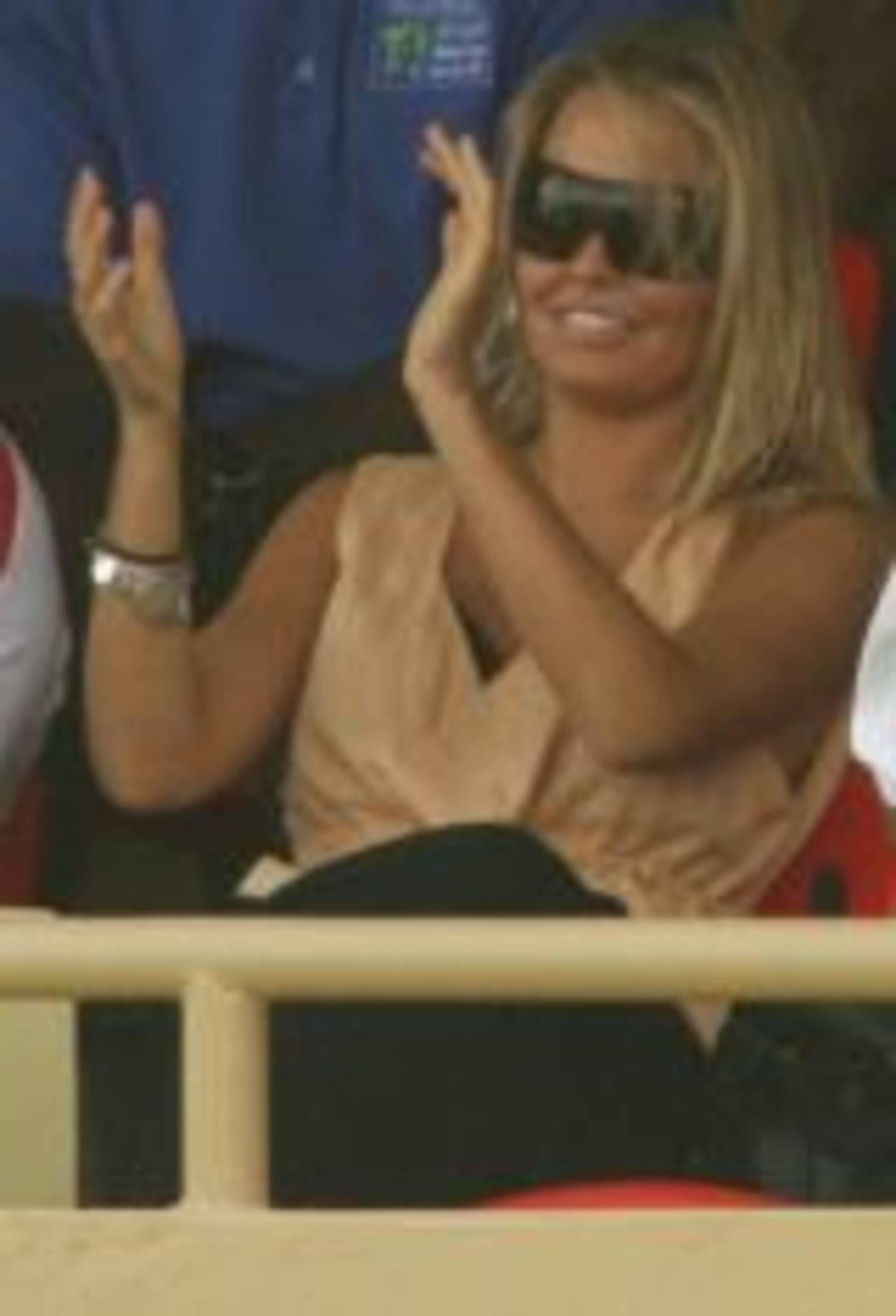 Michael Clarke's girlfriend Lara Bingle cheers Australia on, Australia v England, 2007 World Cup warm-up, Kingstown, March 9, 2007